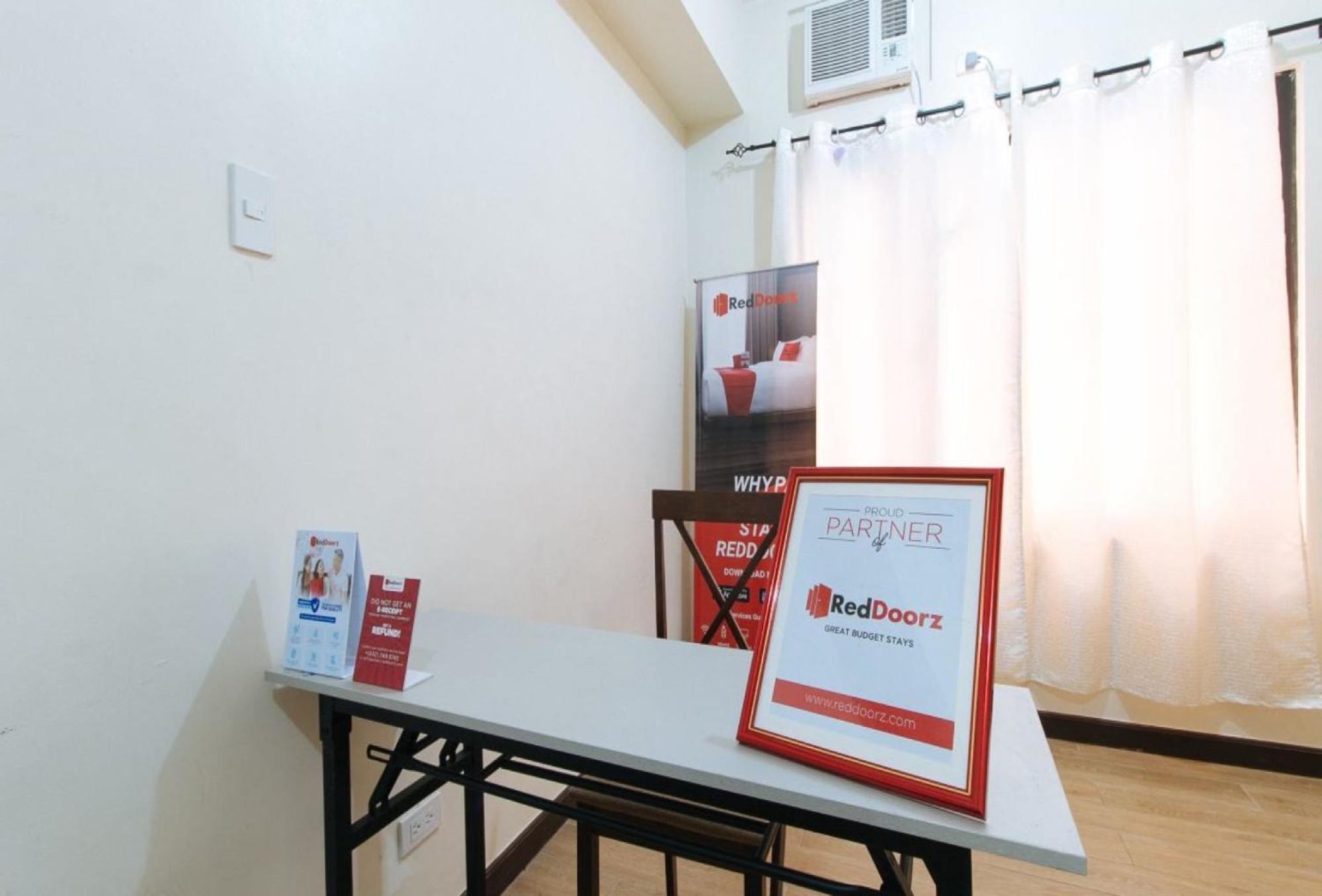 RedDoorz near Cebu Metropolitan Cathedral Hotel Exterior foto