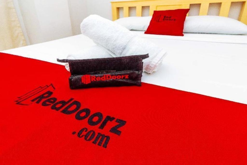 RedDoorz near Cebu Metropolitan Cathedral Hotel Exterior foto