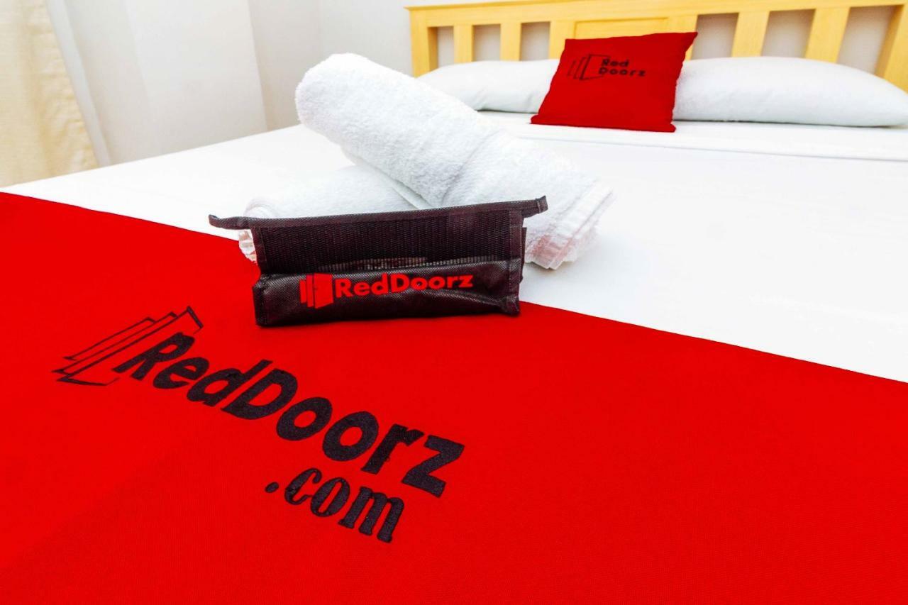 RedDoorz near Cebu Metropolitan Cathedral Hotel Exterior foto